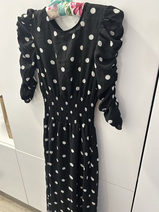 Рокля черно бяла