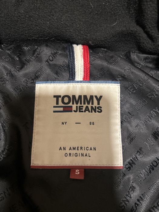 Vand geaca Tommy marimea S,