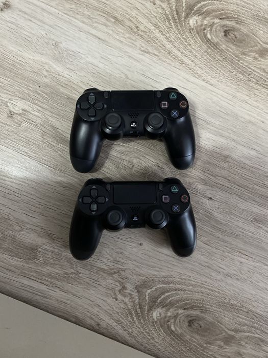 PS4 Slim 500GB + 2 джойстика + 9 игри – ГОТОВ ЗА ИГРА