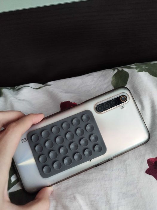 Продаю телефон реалми 6