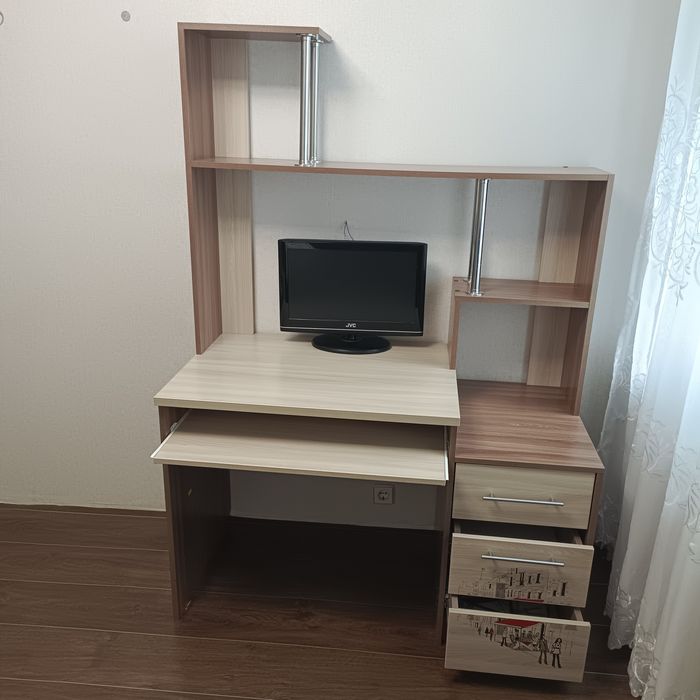 Стол компьютерный