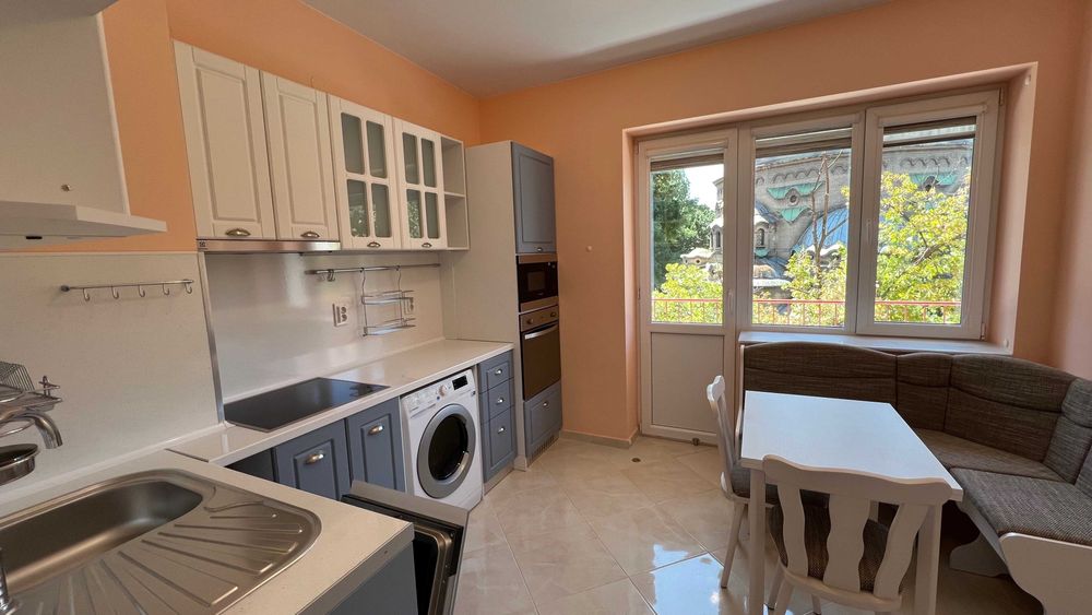 Дава се под наем Тристаен апартамент в София, Център - 65 кв.м за 765 € - Снимка #13