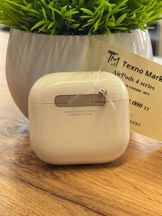 AirPods 4 Series