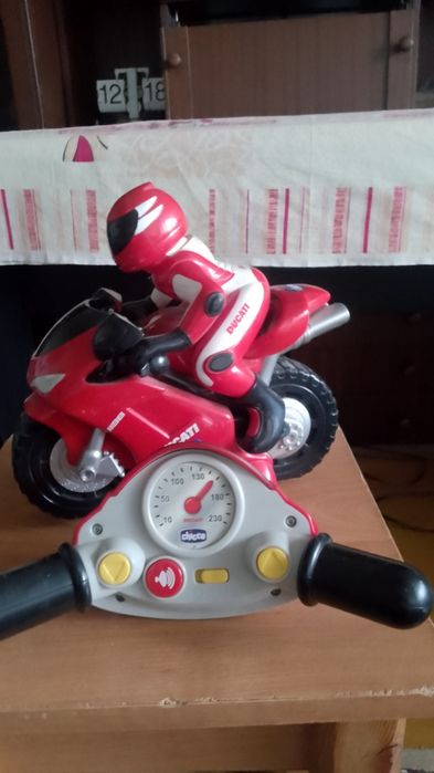 Гонщик на мотоцикле