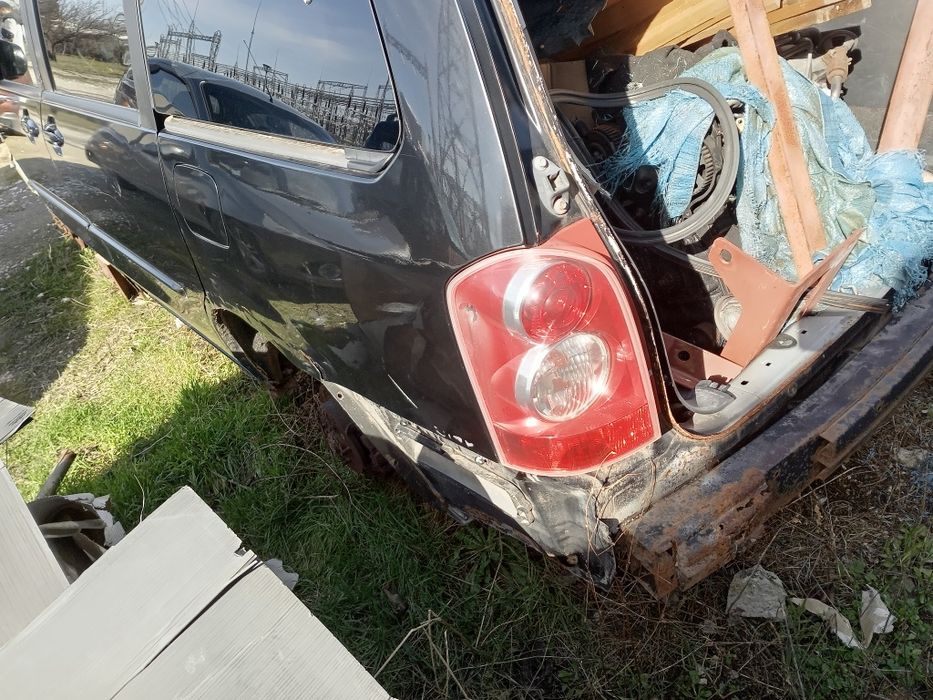 Mazda MPV на части