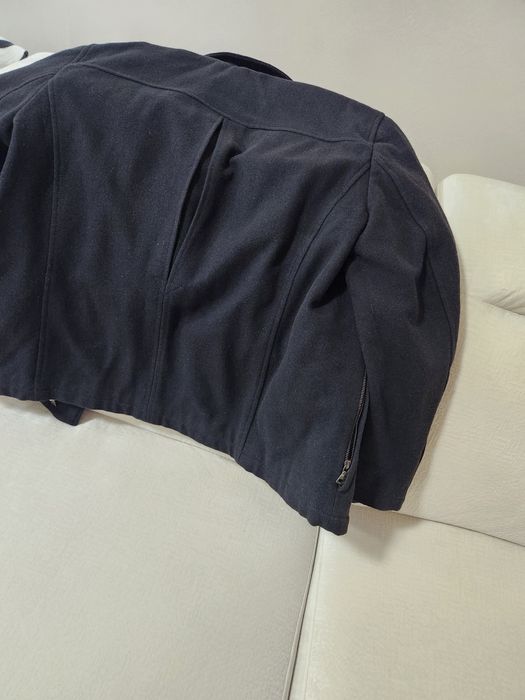 Vind geacă Prada originală