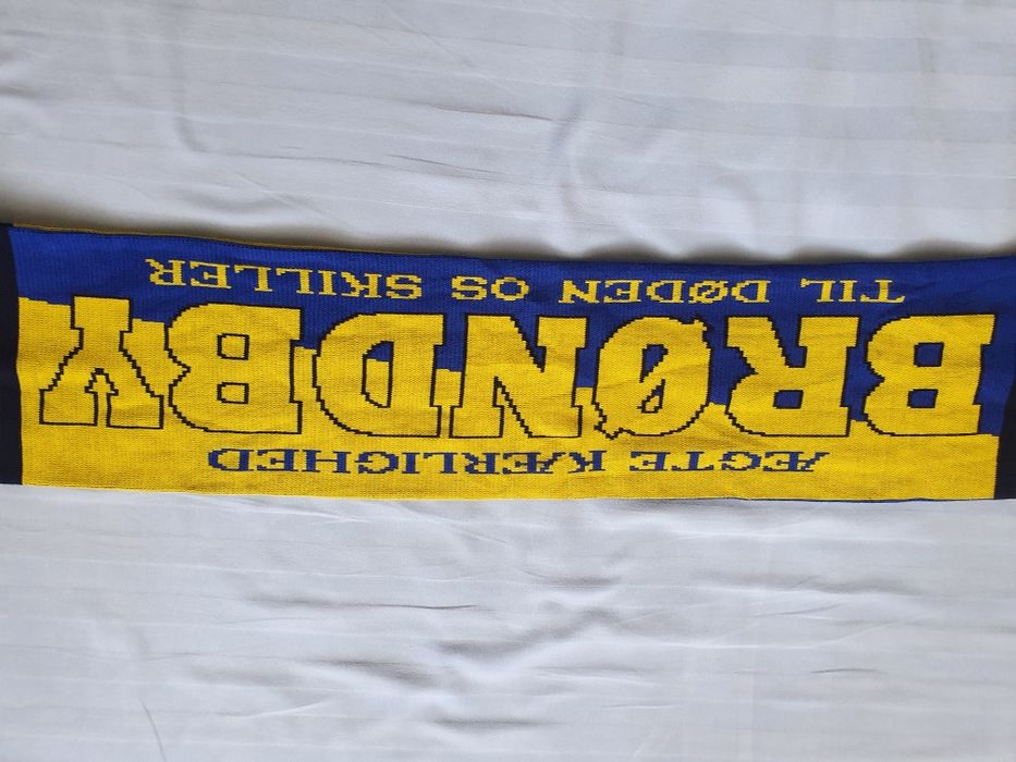 Фенски шалове на FC Бauern Munchen, Borussia Dortmund  и Brondby, нови