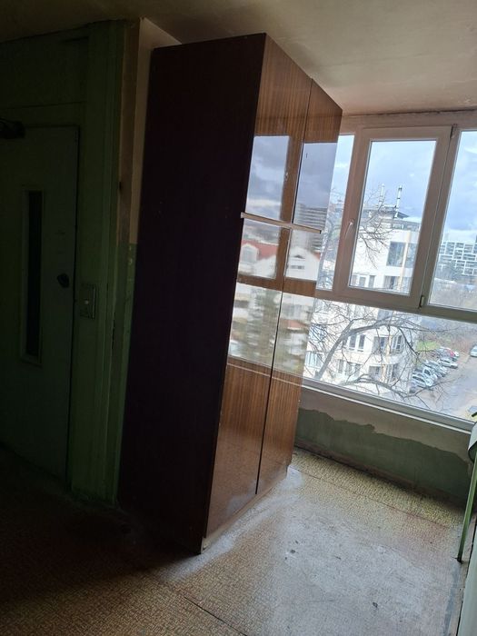 Гардероб двукрилен, спешно, с надстройка с фурнирмахагон