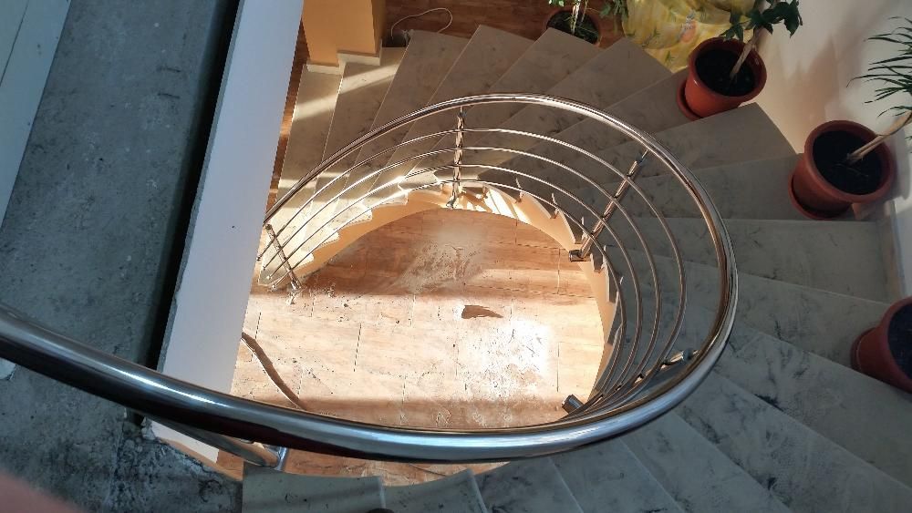 Confectionez Balustrade Garduri Si Porti Din Inox Sau Fier