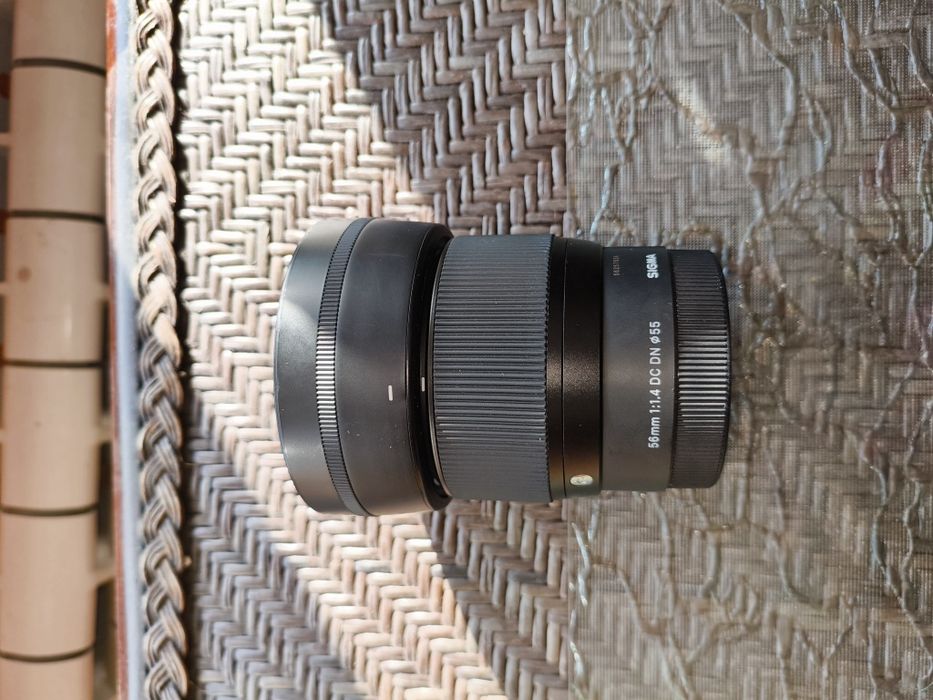 Обектив Sigma 56mm f/1.4 Sony E-mount