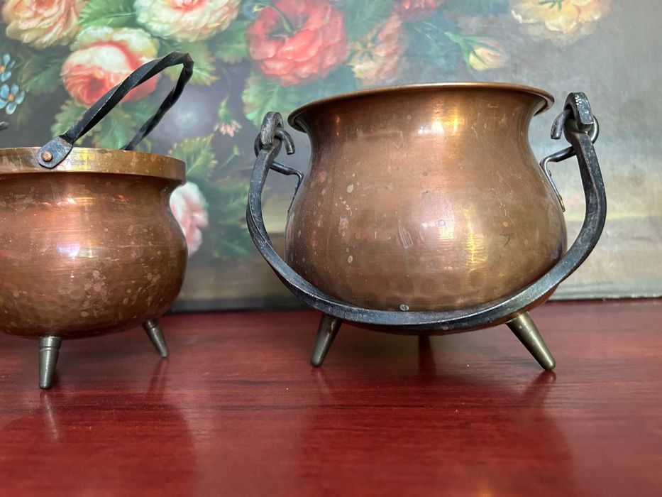 A291 set 3 ceaune de alama cu fier forjat 1kg, 12 cmH, 11cm H, 9cm H