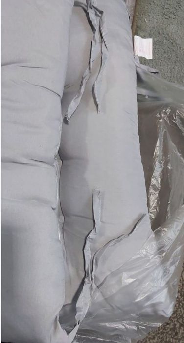 Set 4 perne pentru scaune culoare gri dim 40 x 40 x 5 cm noi pret 40 de lei setul