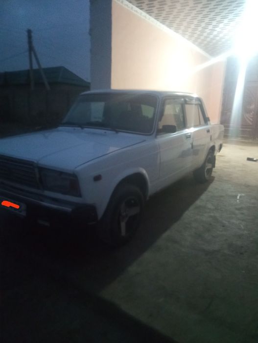 Жигули ваз2107..