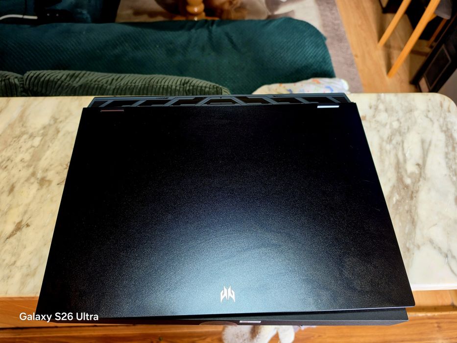 Acer Predator Helios 18 i9-13900HX/RTX 4080 12GB/32GB DDR5/2TB NVMe/250Hz DDS Mini LED/RGB  Като нов!