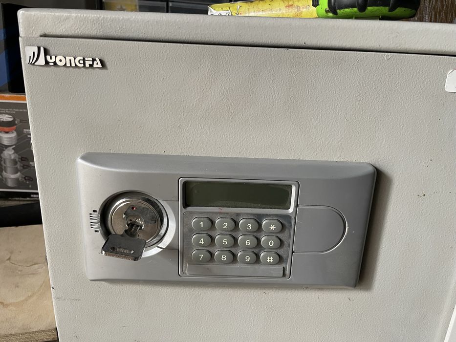 Сейф кодовый 4 мм