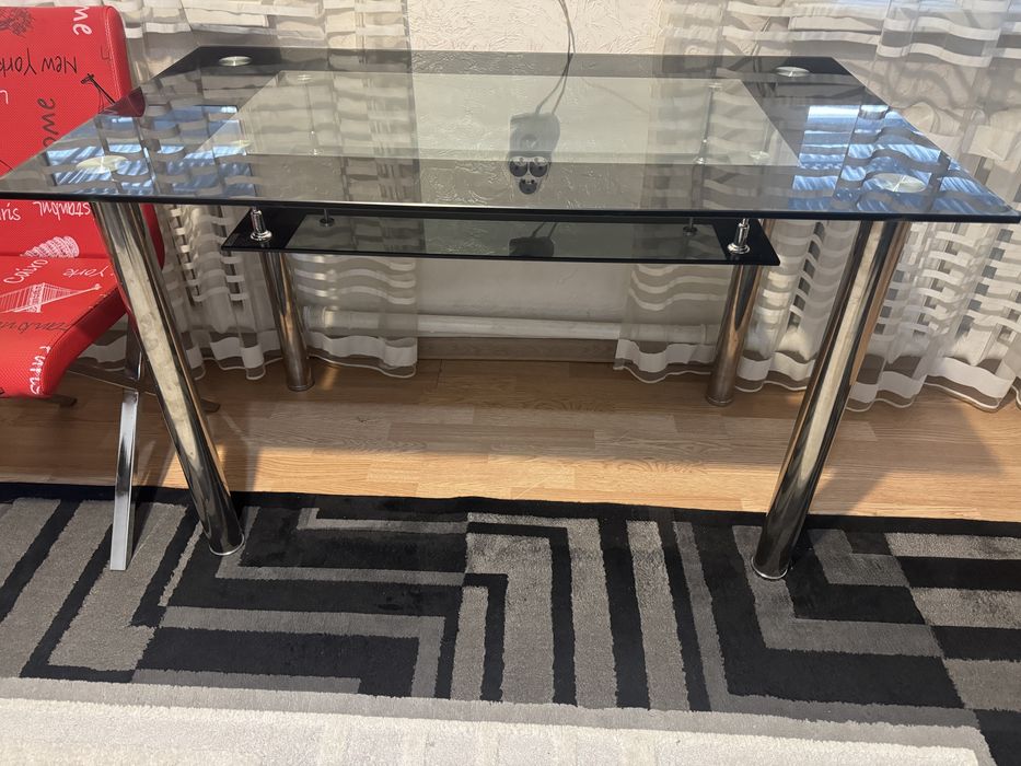 Столы разные качественные