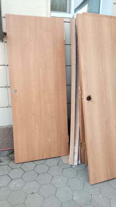 Продам двери по 500 тг 11штук