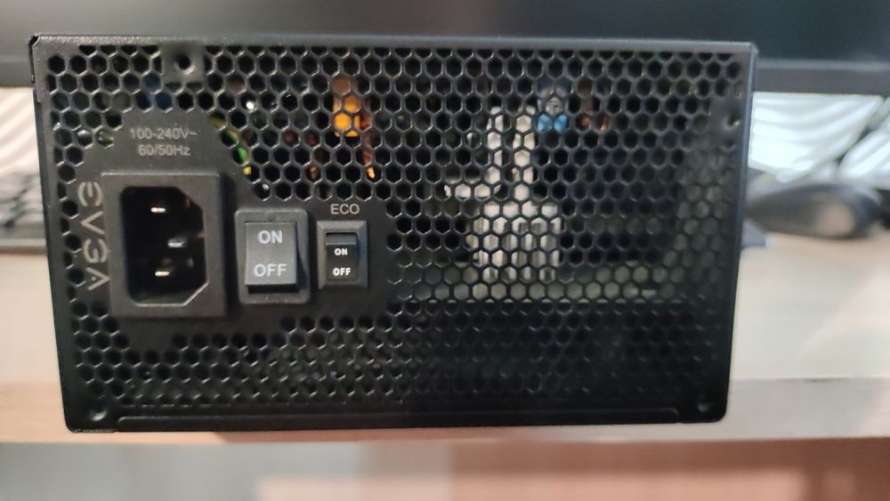 RX6800 16GB Компютърни компоненти