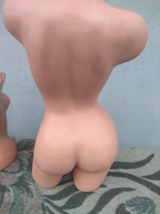 Женски манекени торове ,два броя .