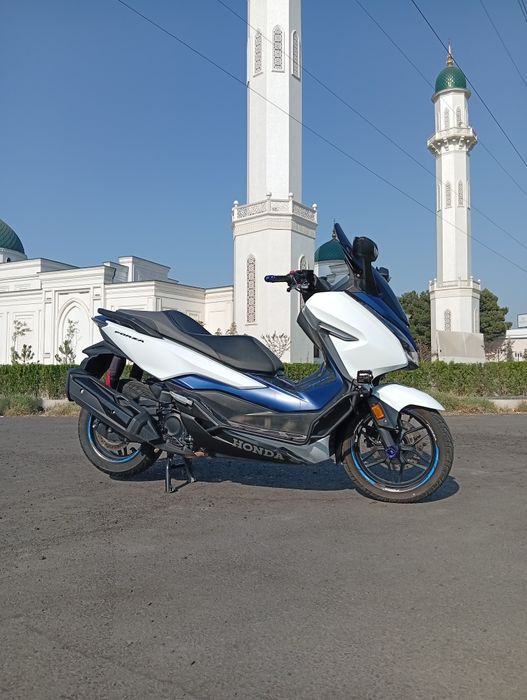 Honda forza 300cc