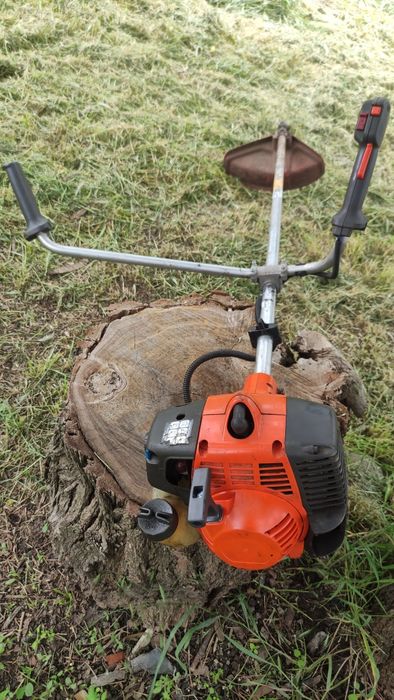 Motocoasă Husqvarna