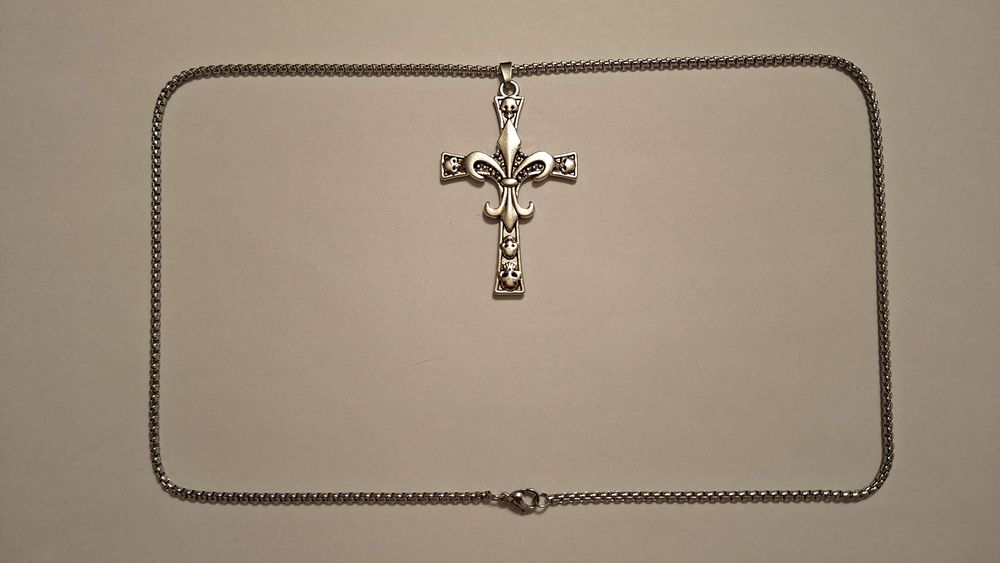 Cruce stil gotic