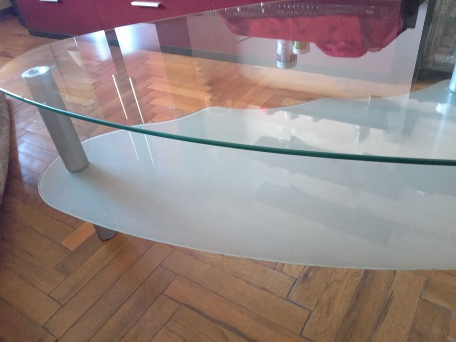 Холна стъклена маса