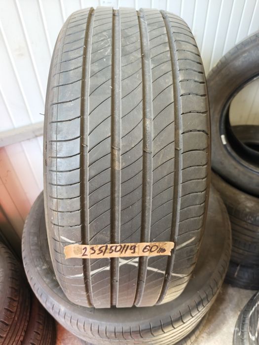 235/50/19 Michelin Premacy 4+