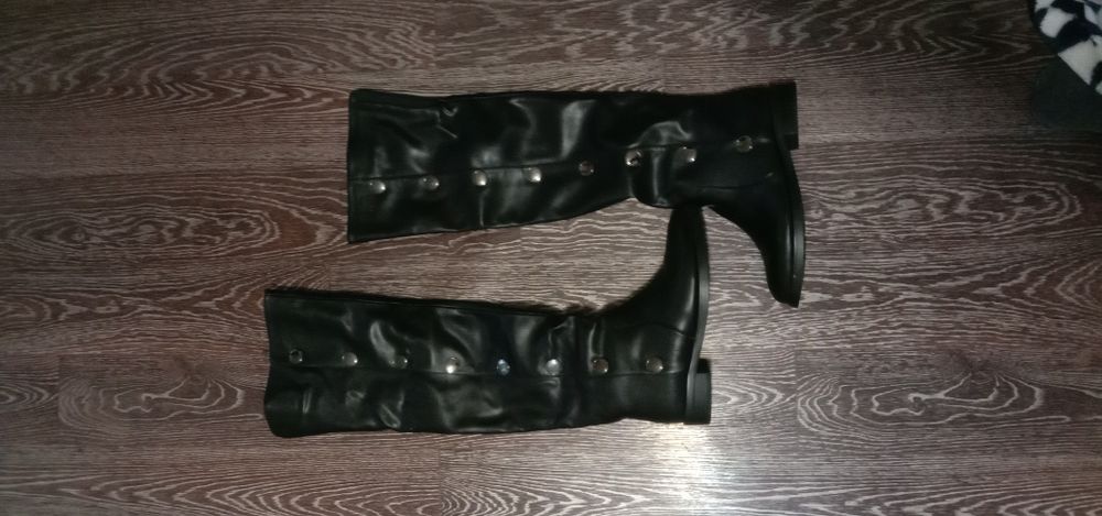 Продам ботфорты,не носили не разу