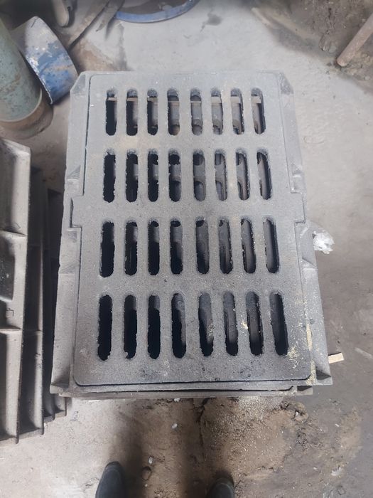 Люк чугунный все видов