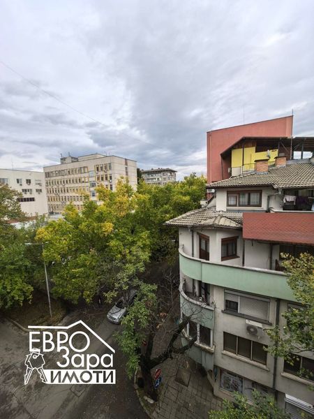 Обзаведен тристаен апартамент за продажба до Енергото