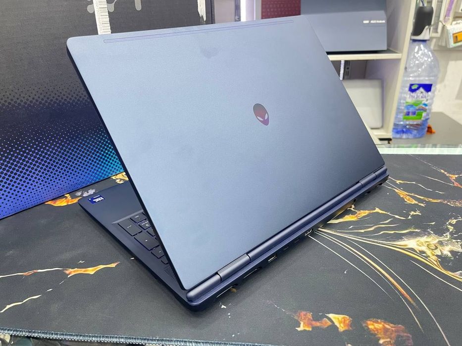 Dell Alienware 16x aurora gaming RTX 5070