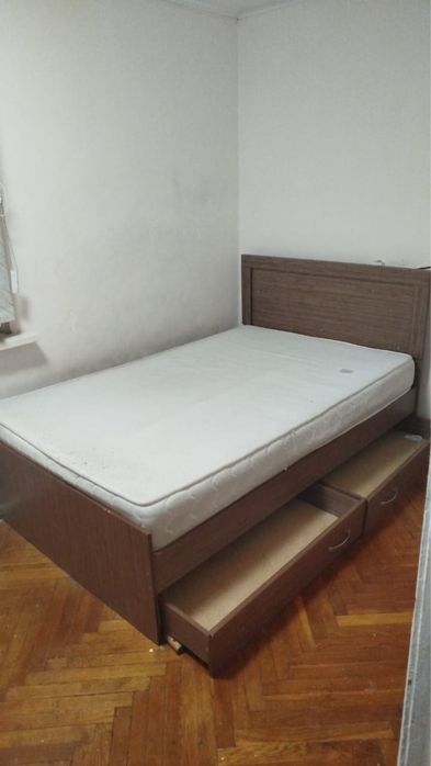 Кравать с матрасом
