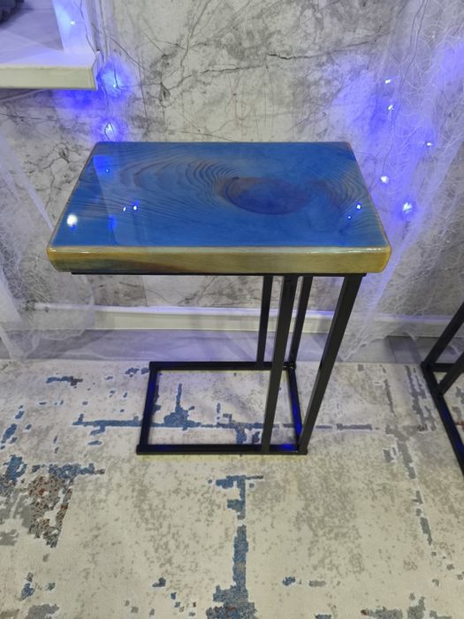 Столики журнальные,стелажи