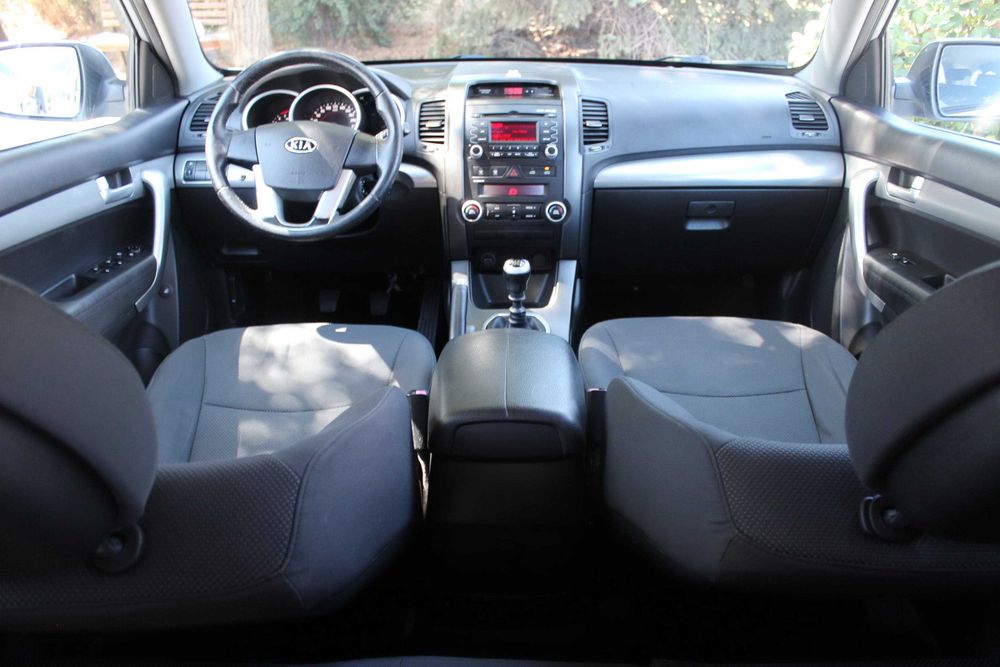 KIA SORENTO  2.2 CRDI 200 кс. нов внос - обслужена