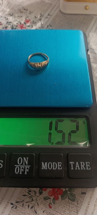 Золотое кольцо Турецкая модель проба 585 вес 1,52 гр Размер гдето 18,