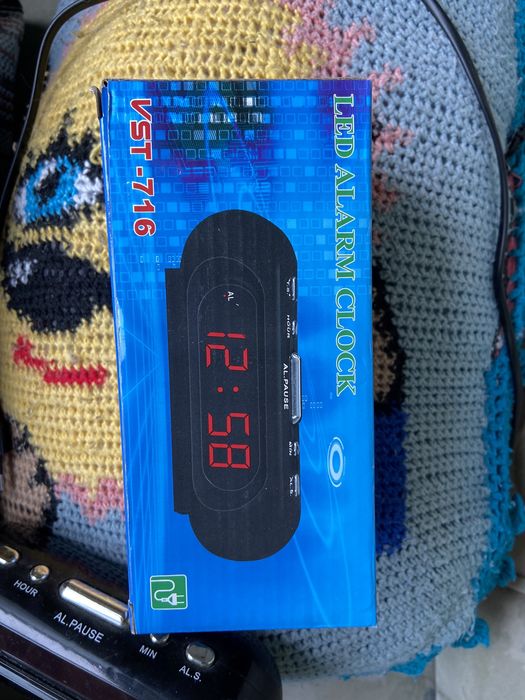 Продам электронные часы