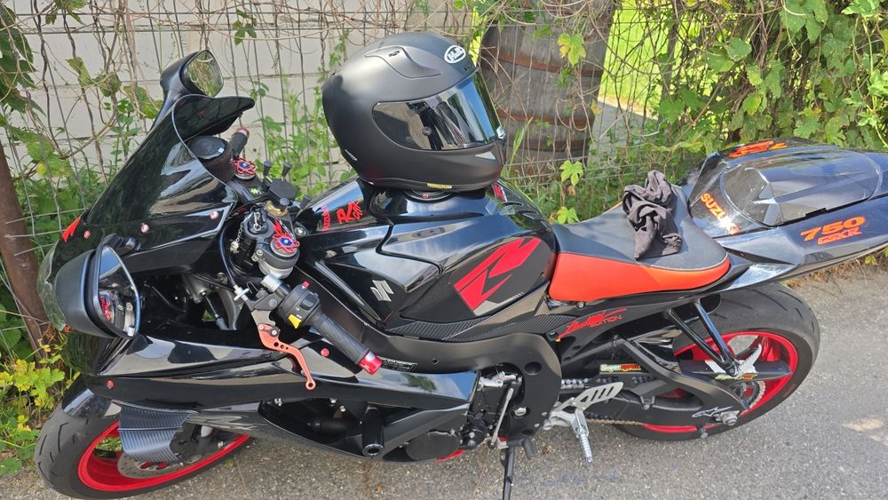Suzuki GSXR 750 K9