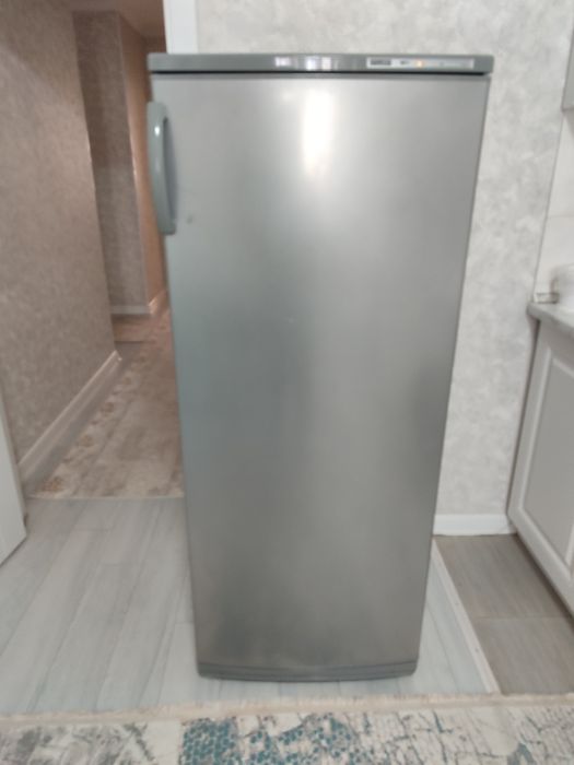 Продам морозильную камеру