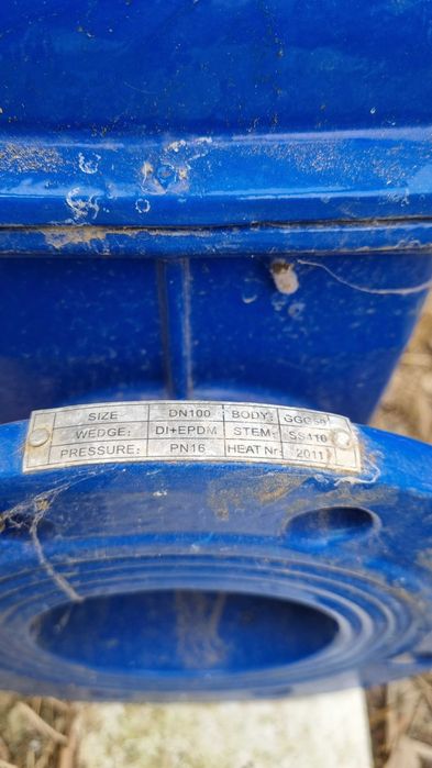 Vana din fonta dn100