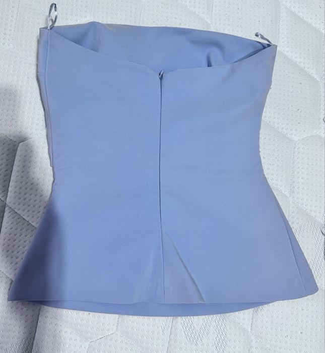 Стилен син топ от Зара