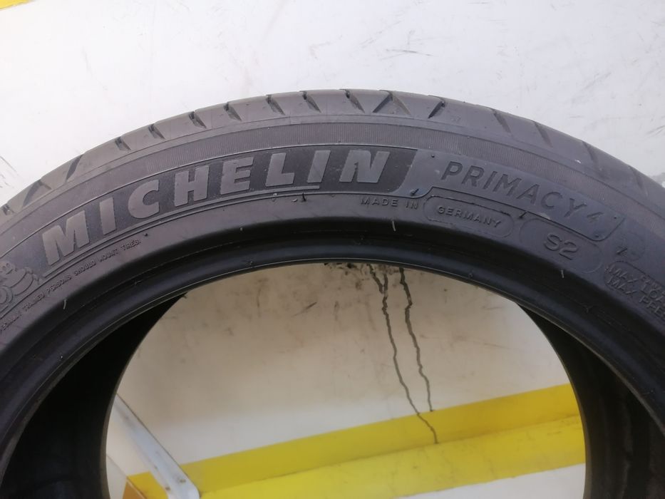 225/45/17 2* Michelin vara dot 4821 94v   5,,78mm