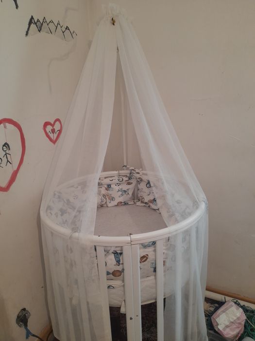 Кровать в хорошем состоянии