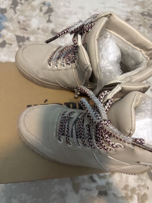 Женские зимние ботинки