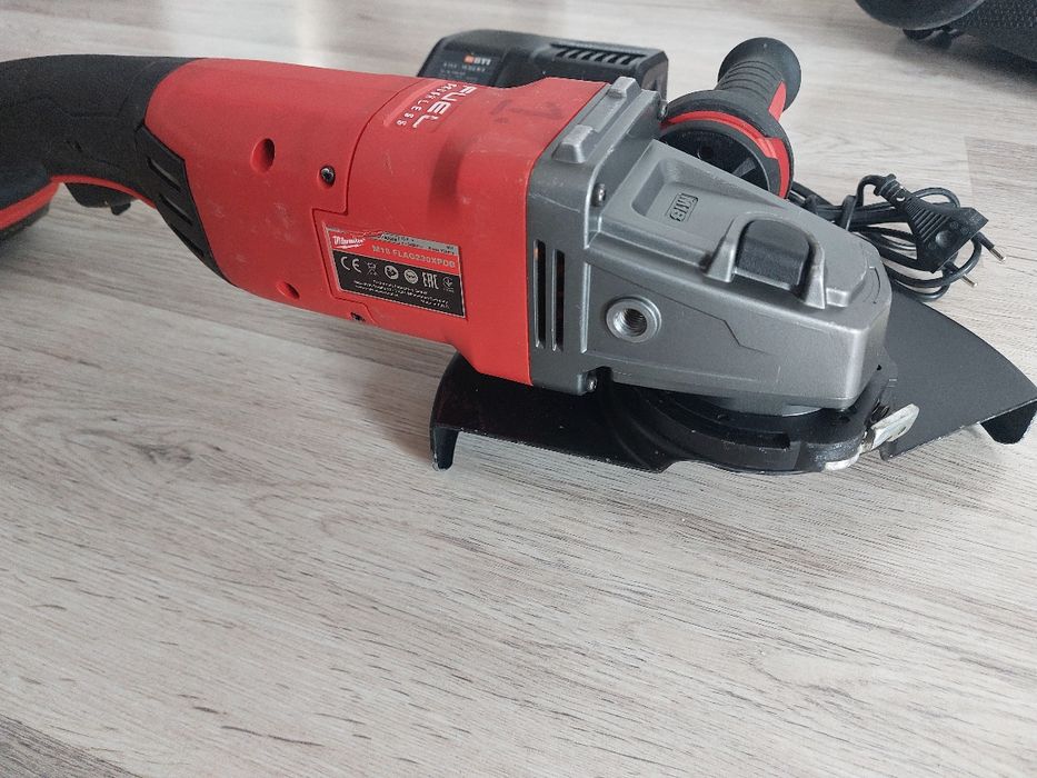 Flex mare 230 mm milwaukee M18 FLAG230XPDB, stare perfectă
