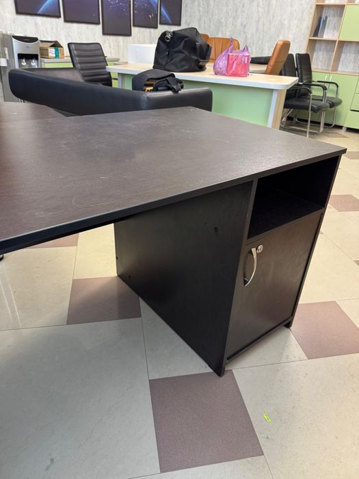 Офисный стол с п приставкой