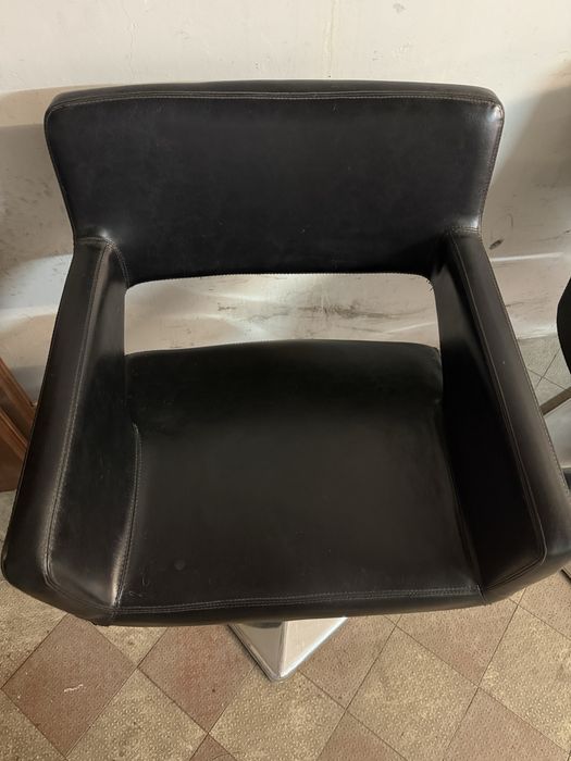 Mobilier și echipamente pentru salon de frizerie