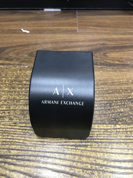 Armani exchange soati sotiladi
