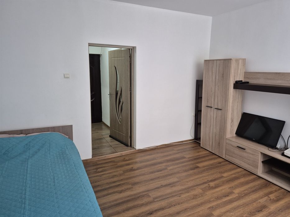 închiriez garsoniera în regim hotelier