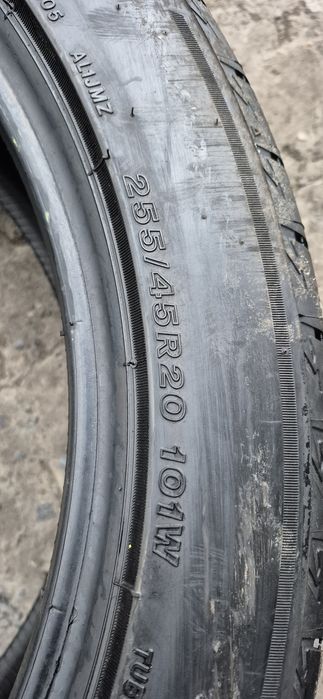 4 anvelope vara Bridgestone 255/45/20,dot 2023/2024.Pret/bucata